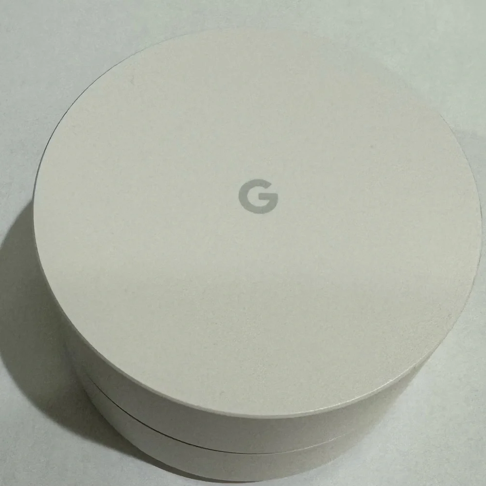 Google AC-1304 Wi-Fi Mesh Router With Mount Genie Bundle - Used